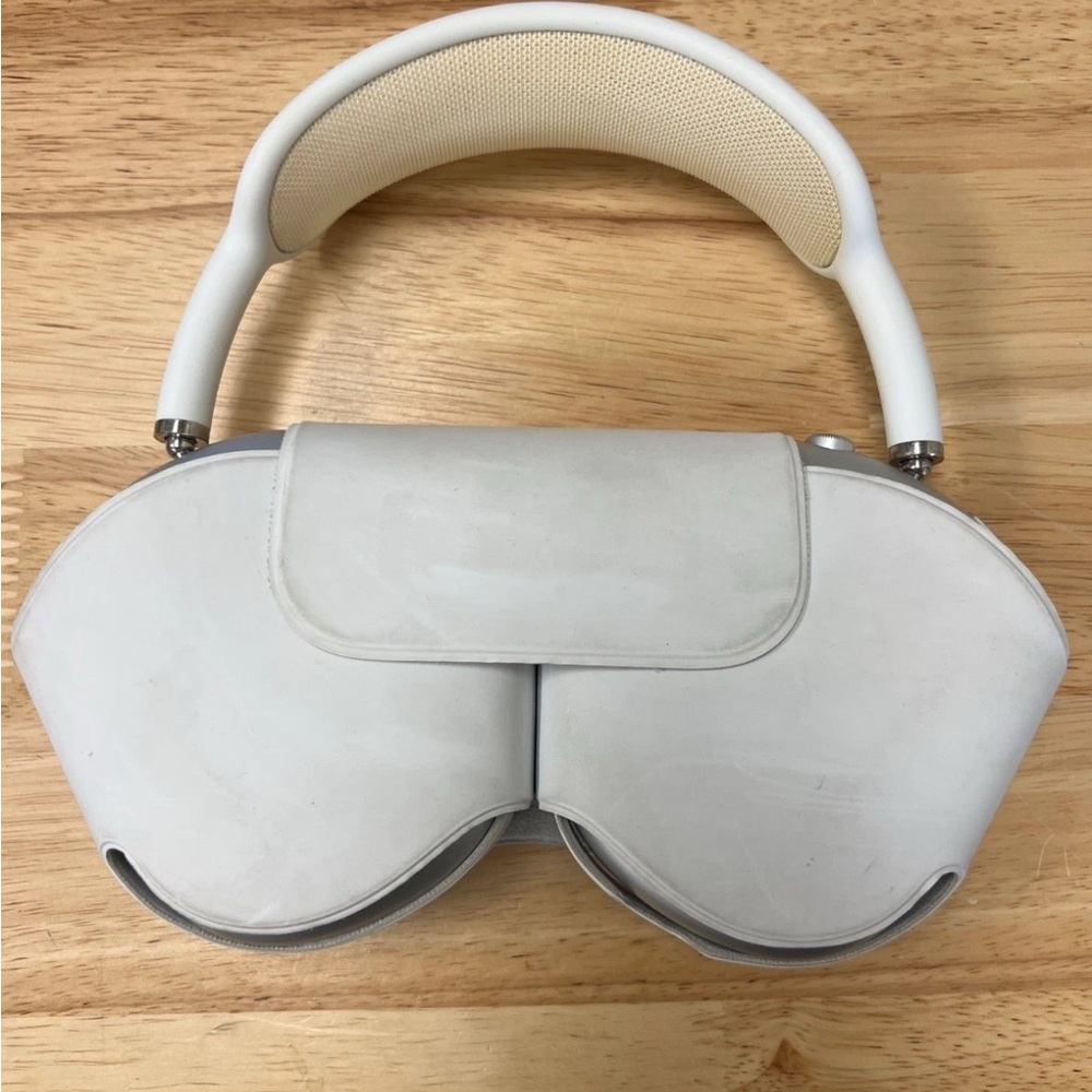 Apple AirPods Pro Max Headphones - Silver - (MGYH3AM/A) - Smart Case & Cushions